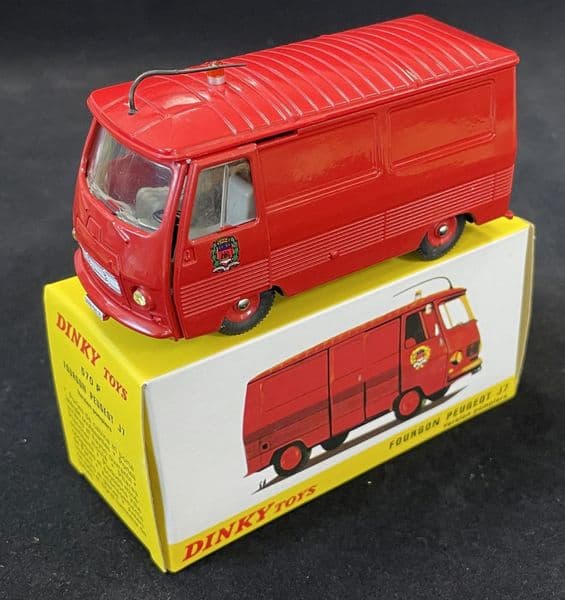 Atlas French Dinky 570P  Peugeot J7 Pompiers Fire Brigade Support