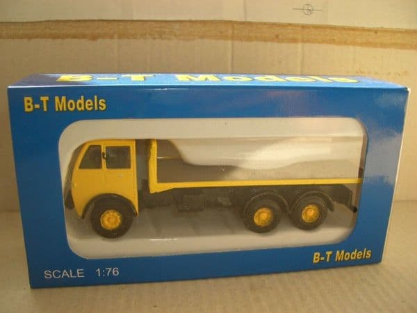 B T Models A010A 1/76 OO Scale Foden DG 3AX Flatbed Yellow
