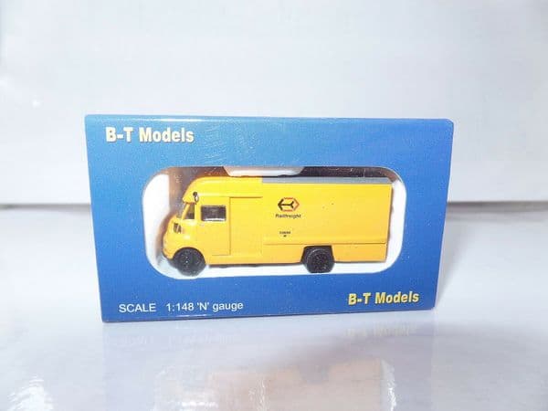B T Models N043 1/148 N Gauge Leyland FG Van BR Railfreight Yellow 69-7