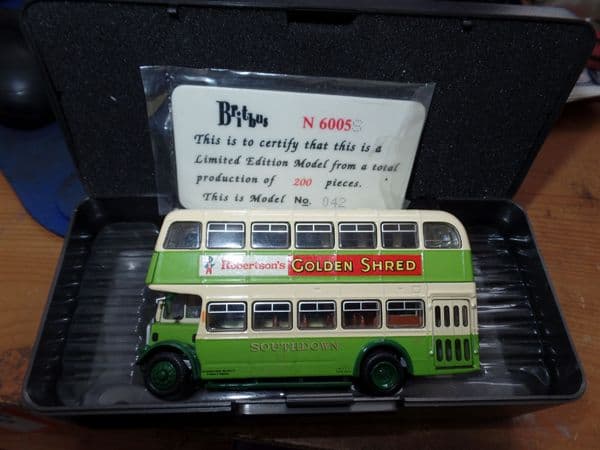 Britbus N6005S  1/76 OO Scale  Guy Arab Bus Southdown Blank Blinds Showbus 2004 Special Scratched Bl