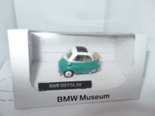 Cararama 1/43 O Scale 4-12370   BMW Isetta 250 Bubble Car Green / White Suitcase