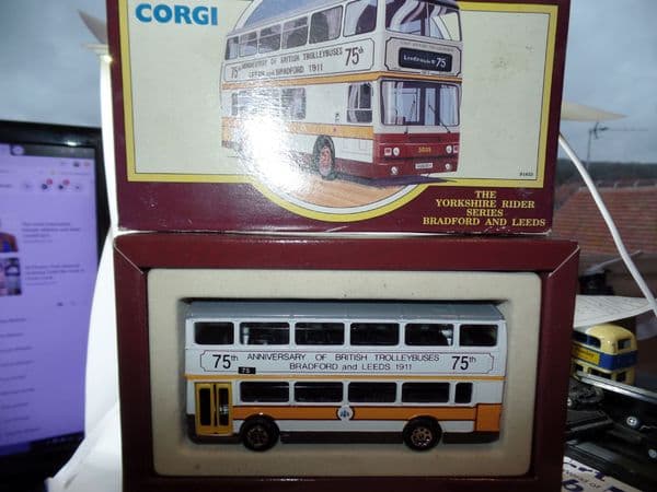 Corgi 91853 1/64 Scale MCW MetroBus Bus Yorkshire Rider Leeds Bradford 75th Trolleybuses MIB