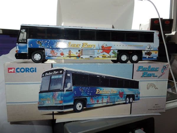 Corgi 98427 1/50 USA MCI 102 DL3 Peter Pan Birthday Bus Coach Boxed