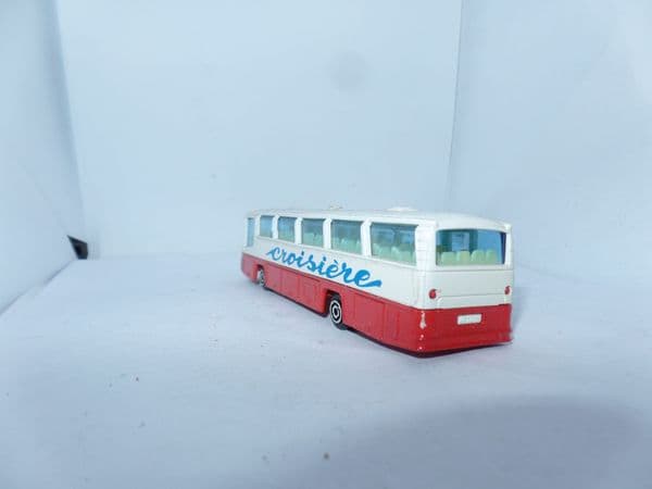 Majorette 373 1/87 HO Scale  Neoplan Coach Croisiere Red & White