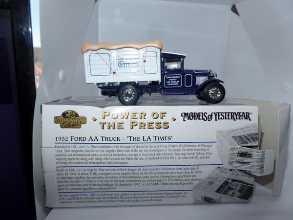Matchbox Power of the Press YPP05 1932 Ford AA  Van Los Angeles LA Times