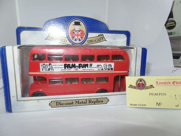 Oxford 76CC020 CC020 1/76 OO Scale London Routemaster Bus Transport Film Fun 12 Piccadilly
