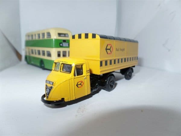 Oxford 76RAB009 RAB009 1/76 OO Scale Scammel Scarab Railfreight Yellow UB