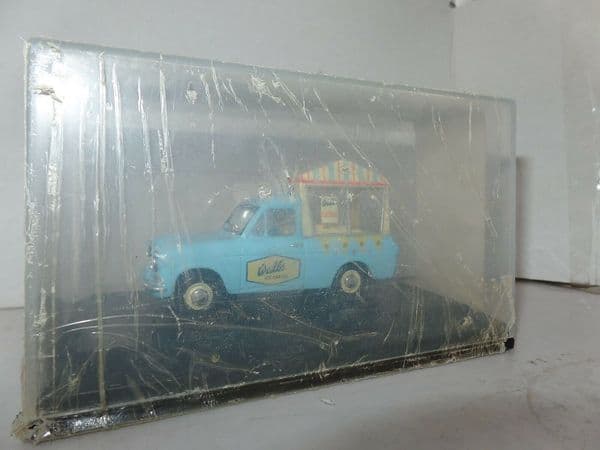 Oxford ANG018 1/43 O Scale Ford Anglia Walls Ice Cream Van Funny Face Canopy