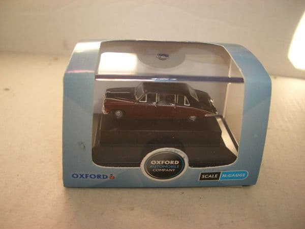 Oxford NDS004  N Gauge 1/148 Daimler DS420 Claret / Black Limousine Queen Mother