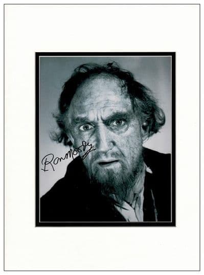 Ron Moody Autograph Signed Photo - Oliver!